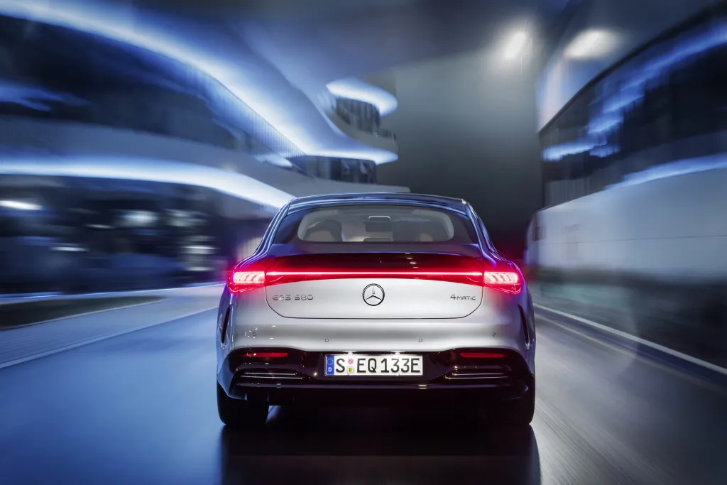 mercedes-eqs-37116344.jpg