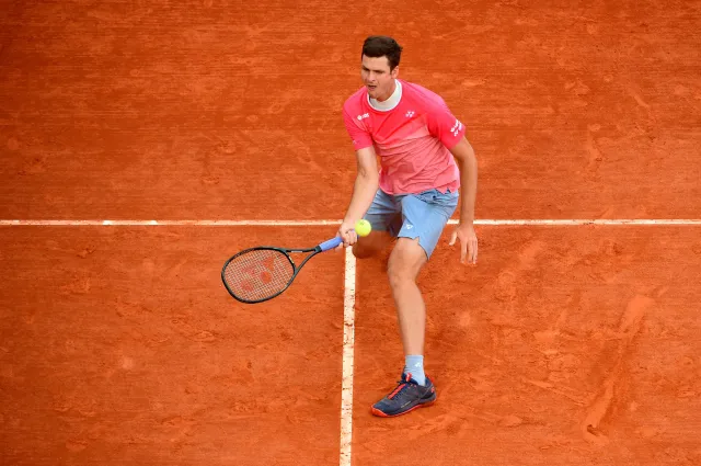 Hurkacz powinien wygrać z Millmanem w dwóch setach. Miał trzy meczbole