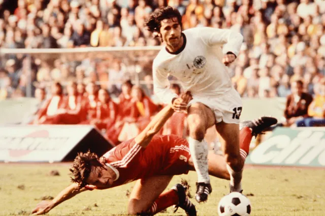 Lewandowski zabrał Muellerowi rekord, ale Niemiec wciąż ma sporo historycznych osiągnięć