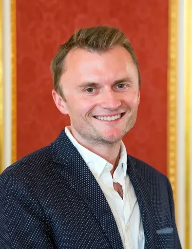 Jacoń z TVN24 ma transpłciową córkę. Opowiedział o jej coming oucie