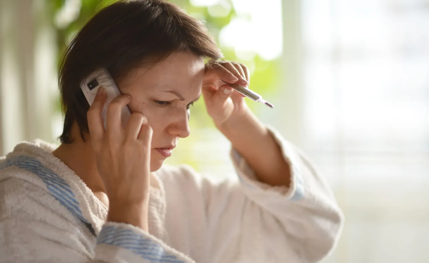 Konflikt o teleporadę z pieniędzmi w tle. NFZ: Zdalne wizyty są nadużywane