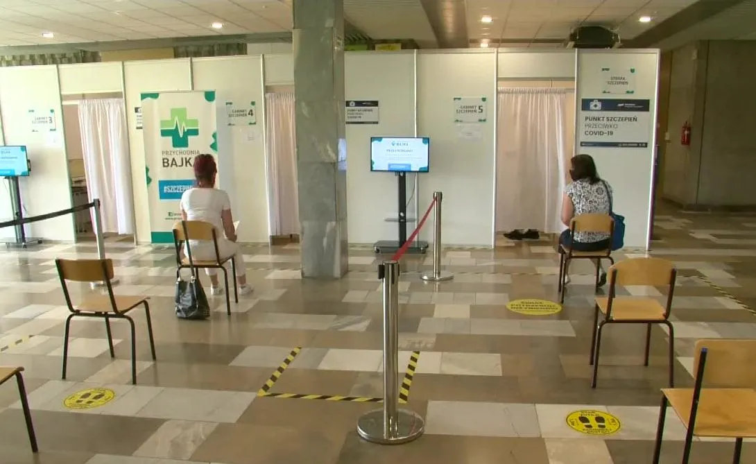 Spada tempo szczepień. Polska na ósmym miejscu w Unii Europejskiej