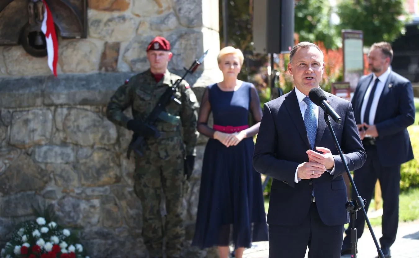Prezydent Duda: Lech Kaczyński dostrzegał potrzeby miejscowości w całej Polsce