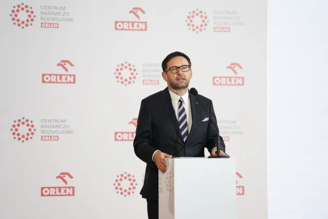 Mrówka połyka słonia, czyli "jak Obajtek terroryzuje rząd PiS"