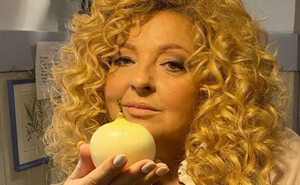 Magda Gessler ma sposób na koronawirusa. Radzi rozłożyć w domu pokrojoną cebulę