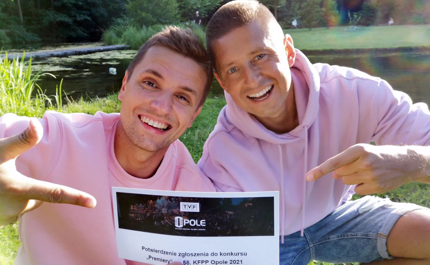 Małżeństwo gejów chce wystąpić w Opolu. "Jacek, sprawdzamy!"