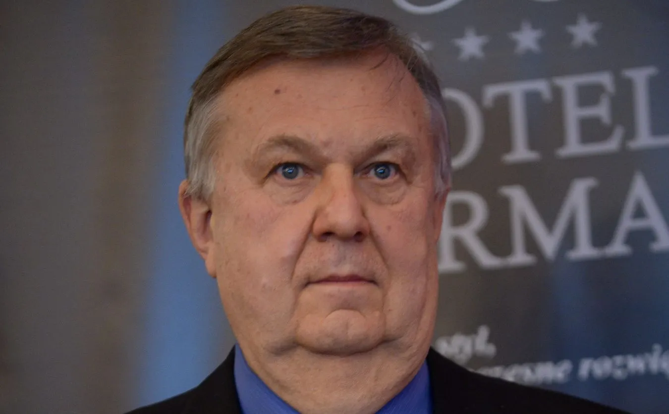 Wpadka Karola Stopy na wizji. Nie wiedział, że ma włączony mikrofon, poleciały wulgaryzmy