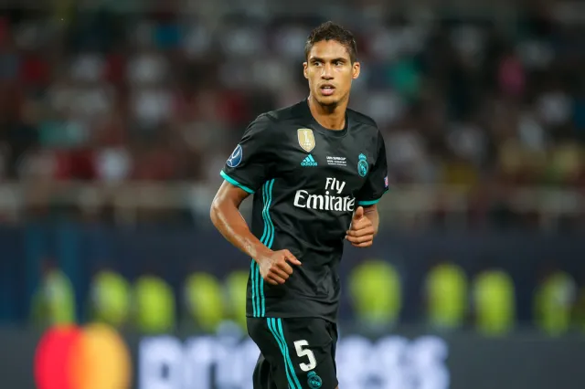 Raphael Varane za 50 milionów euro ma trafić do Manchesteru United
