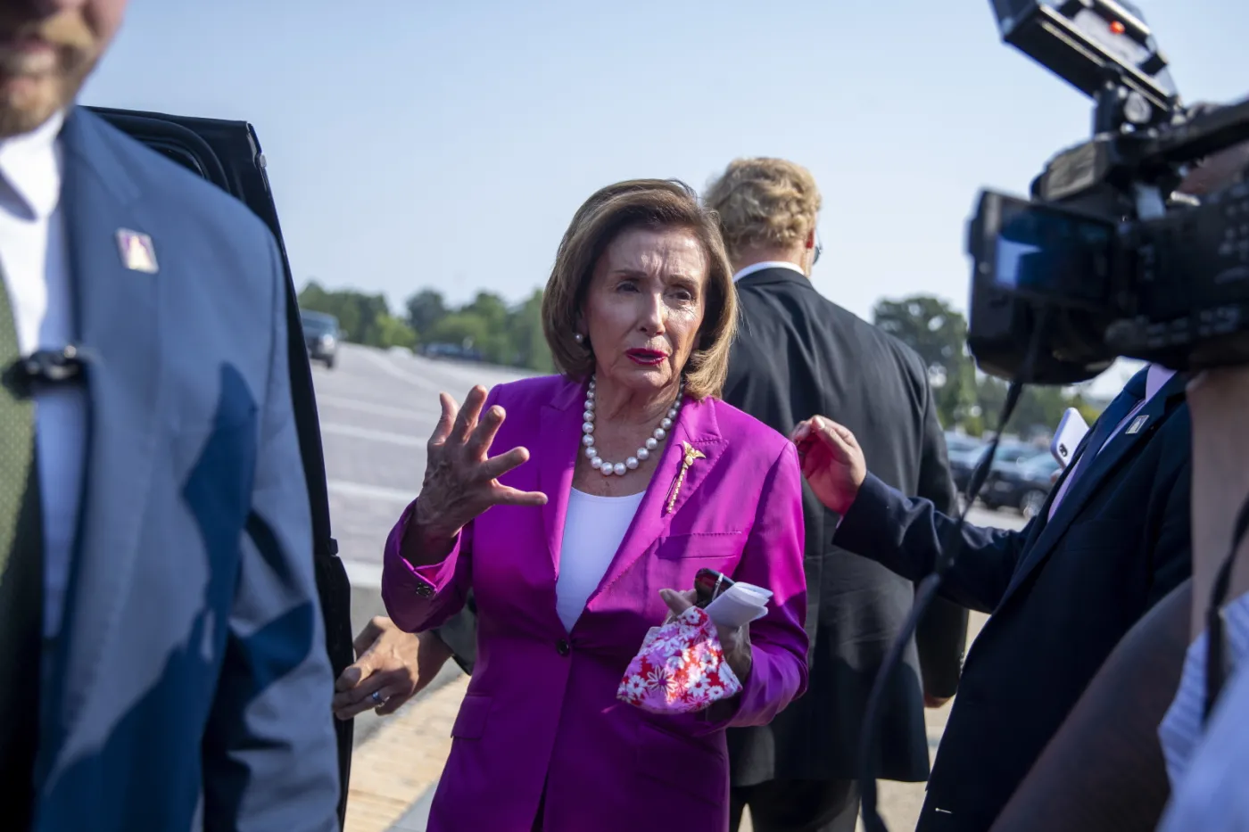 Burza wokół maseczek w USA. Pelosi nazwała lidera Republikanów "debilem"