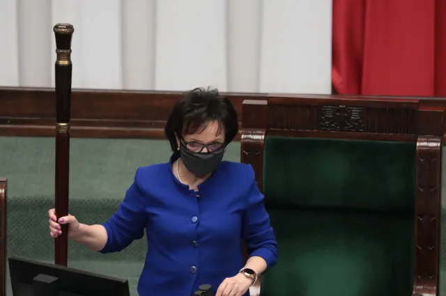 Witek tłumaczy się z reasumpcji. Opinie prawne pochodzą z... 2018 roku