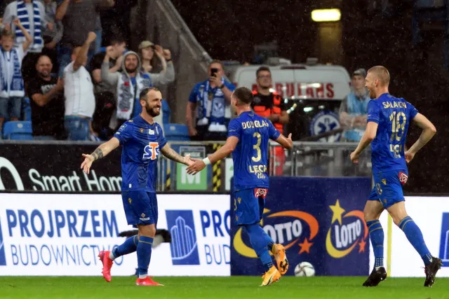 Lechia Gdańsk kolejną ofiarą rozpędzonego "Kolejorza" [WYNIKI I TABELA]