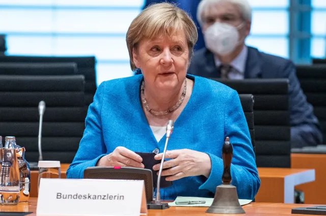 "Dobrze, że Merkel zaraz się pożegna". Ostatnie wystąpienie kanclerz w Bundestagu