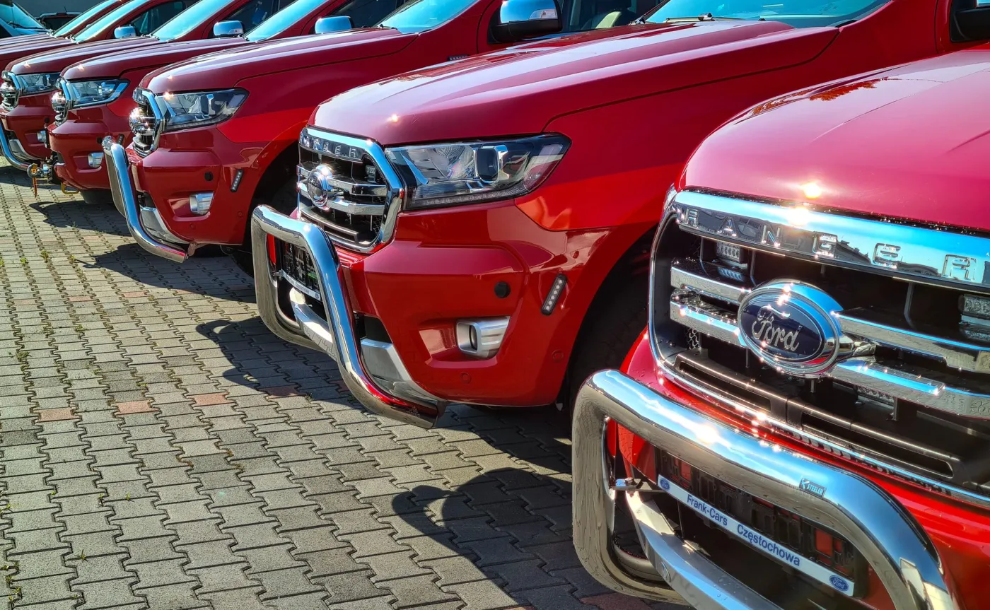 Ford Ranger wygrał przetarg straży pożarnej. To terenówki z zawieszeniem pneumatycznym