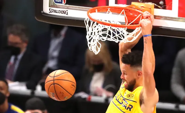Liga NBA. Curry zdobył 50 punktów. Warriors wygrali 9. mecz