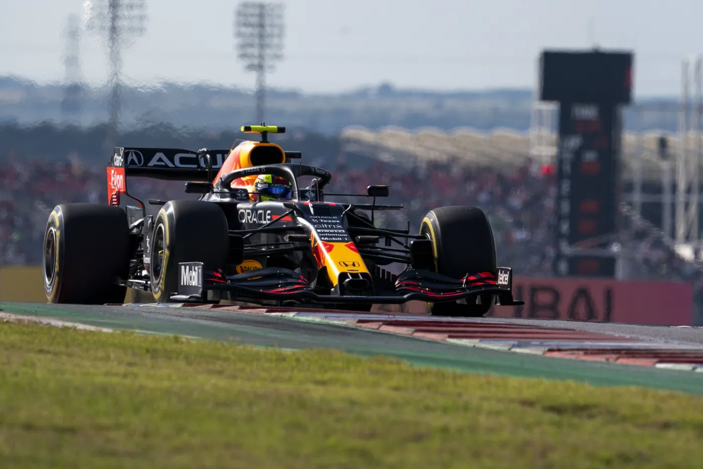 Bottas i Perez najszybsi na piątkowych treningach przed GP USA