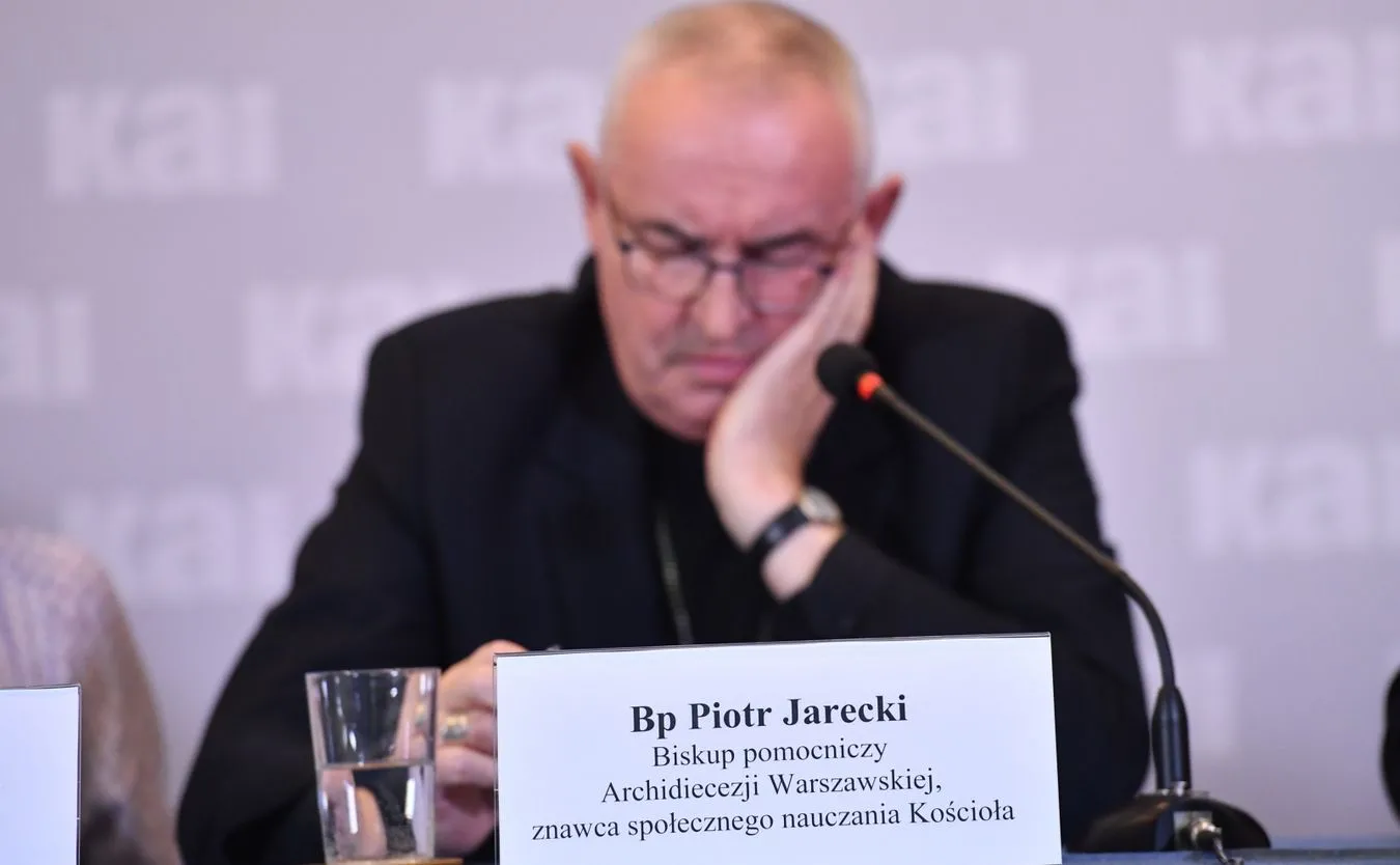 Osoby LGBT zaangażują się w synod? Bp Jarecki: Nie wykluczymy ich