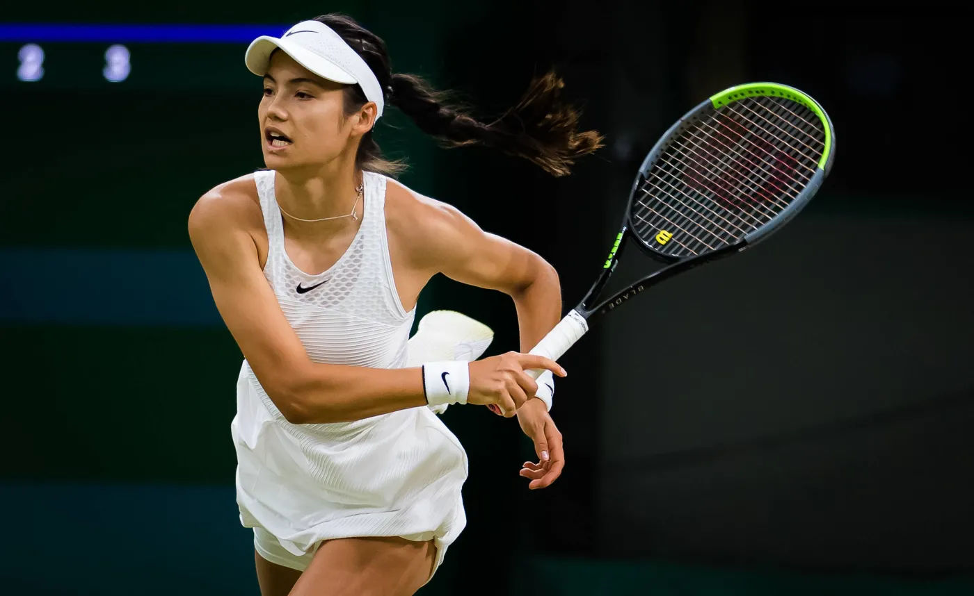 Emma Raducanu rozpoczyna treningi z Estebanem Carrilem