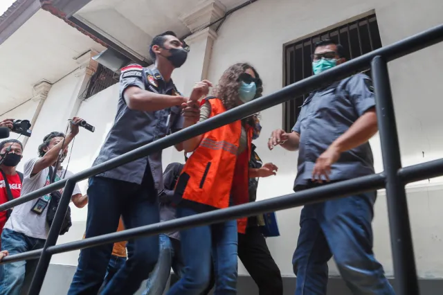 Zabójstwo na wakacjach w Indonezji. Amerykanka wyszła na wolność po 7 latach