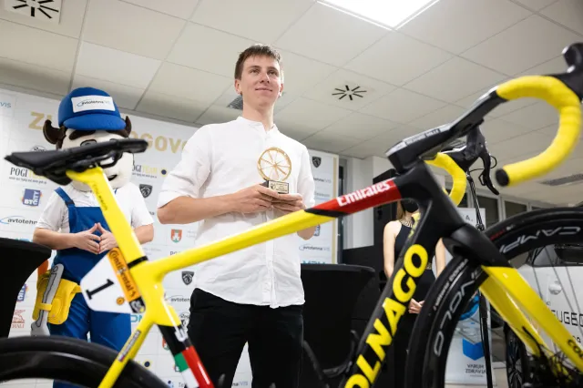 "Złoty Rower" dla Tadeja Pogacara. Słoweniec najlepszym kolarzem 2021 roku