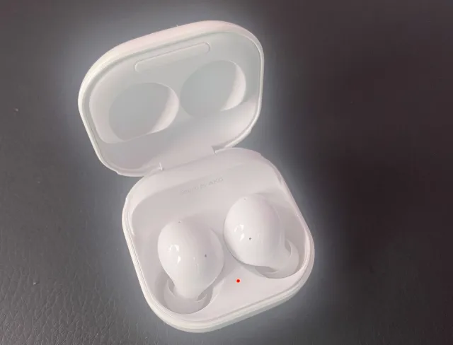 Galaxy Buds 2. Te słuchawki się Samsungowi naprawdę udały