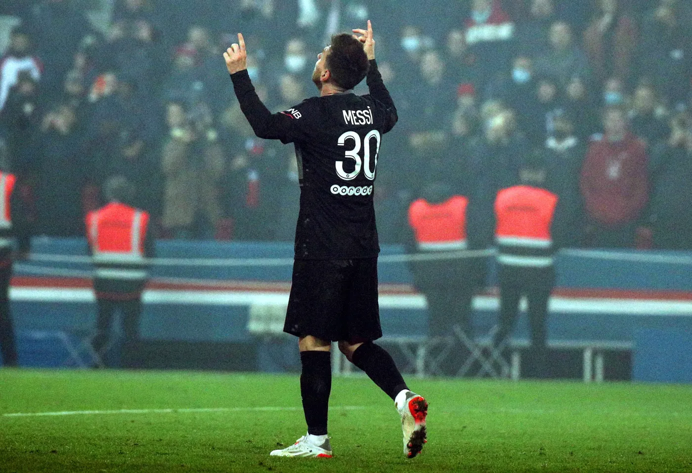 Lionel Messi strzelił pierwszego gola w lidze francuskiej [WIDEO]