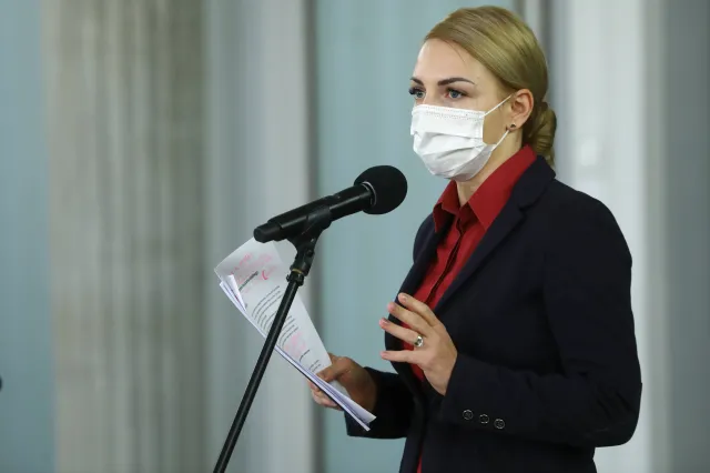 Ostre starcie Gajewskiej z Czarnkiem w Sejmie. "Tępa propaganda proszczepionkowa"