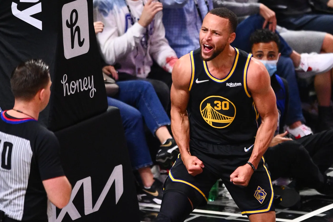 NBA. Stephen Curry rekordzistą w liczbie trafionych rzutów za trzy