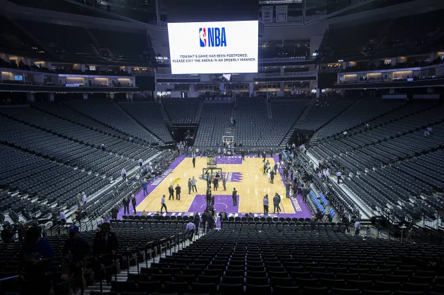 Coraz więcej przypadków COVID-19 w NBA. Co z przerwą w rozgrywkach?