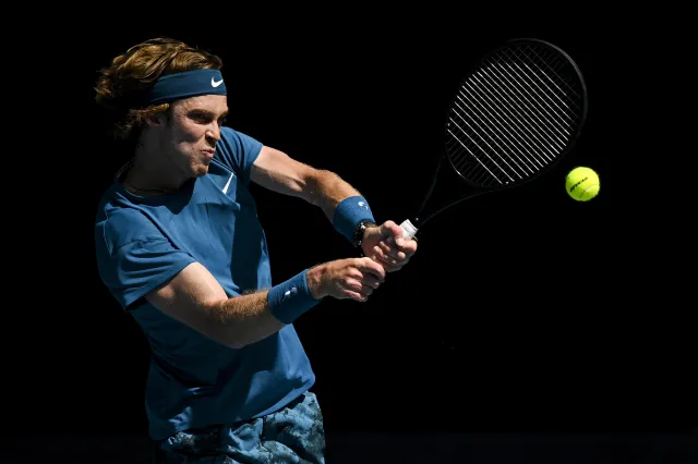 Porażki faworytów w ćwierćfinale turnieju ATP w Sankt Petersburgu