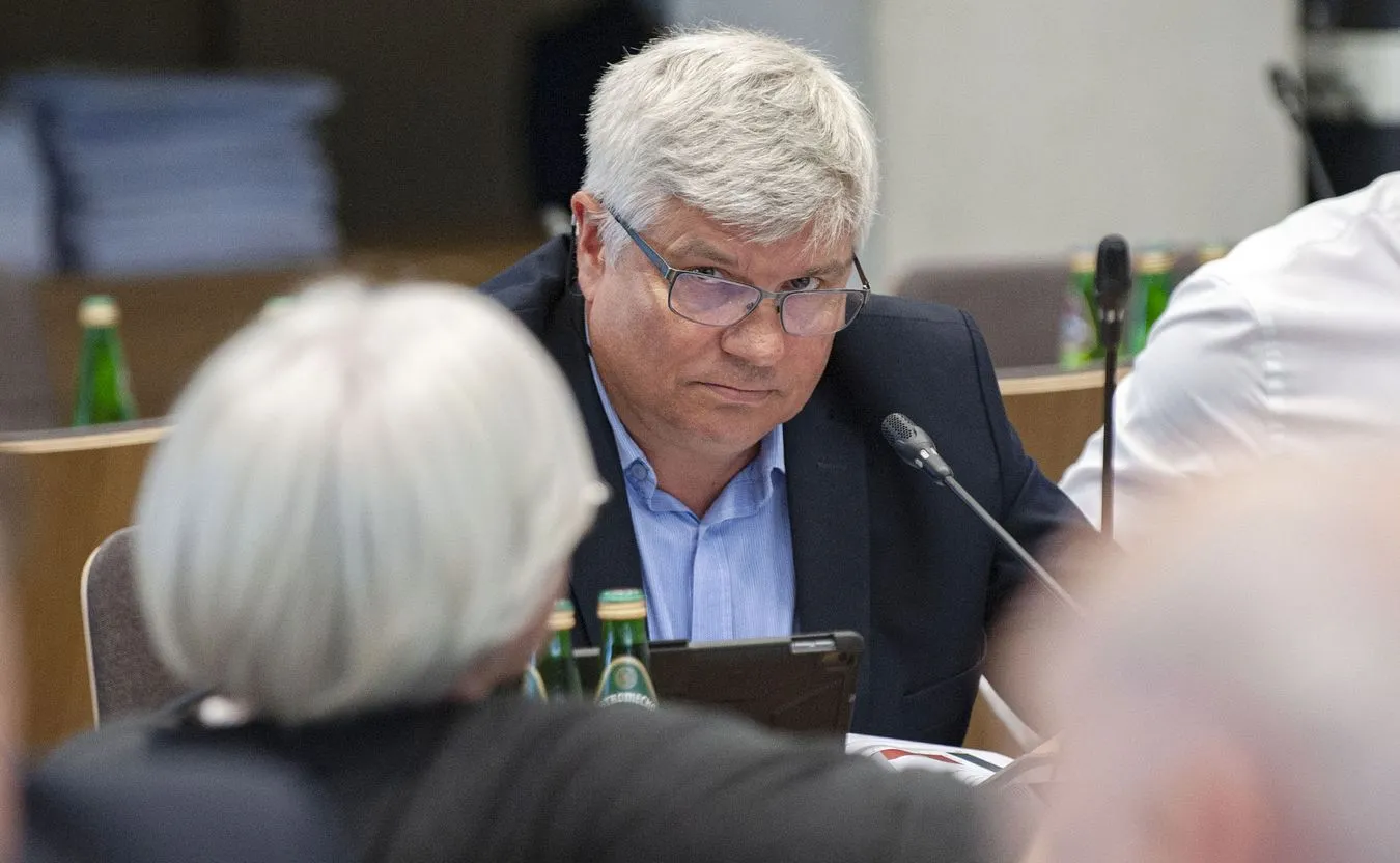 Podkomisja Macierewicza kosztowała 22 mln zł. Lasek: Pieniądze wyrzucone w błoto [ROZMOWA]