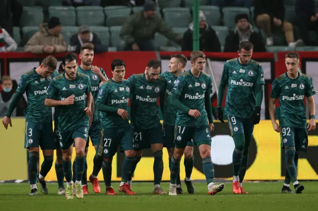 Legia rozbiła Zagłębie i opuściła strefę spadkową [WIDEO]
