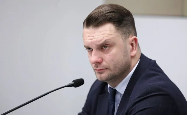 Oburzenie po wizycie Mejzy w podstawówce. "Tak wychowuje czarnkowa szkoła"