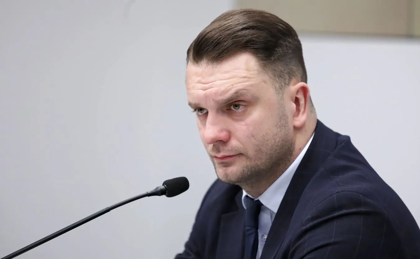 Oburzenie po wizycie Mejzy w podstawówce. "Tak wychowuje czarnkowa szkoła"