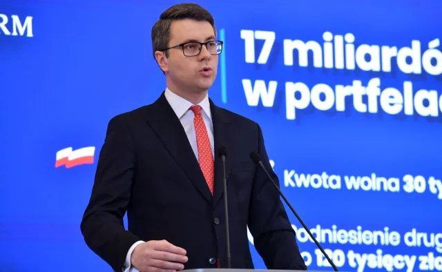 Rzecznik rządu o obniżeniu pensji: To nieścisłość