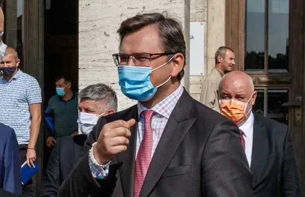 Szef MSZ Ukrainy: Im więcej broni dostaniemy, tym mniejsze niebezpieczeństwo jej użycia