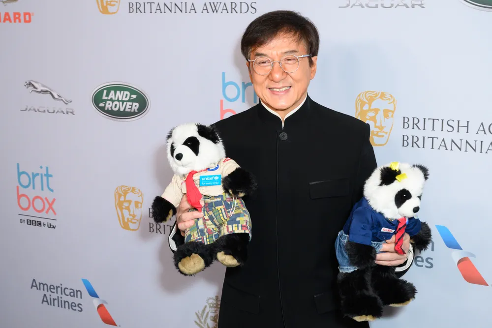 Sztafeta z ogniem olimpijskim dotarła pod Wielki Mur. Pochodnię niósł Jackie Chan