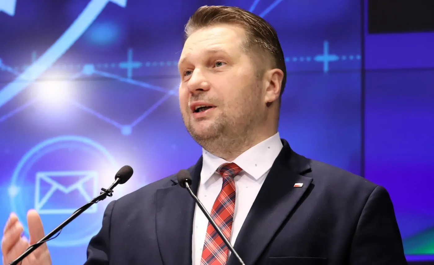 "Zawsze zachowuję się, jakbym był podsłuchiwany. To ułatwia życie"