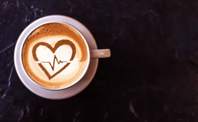 Za dużo kawy? Tych objawów lepiej nie ignoruj!