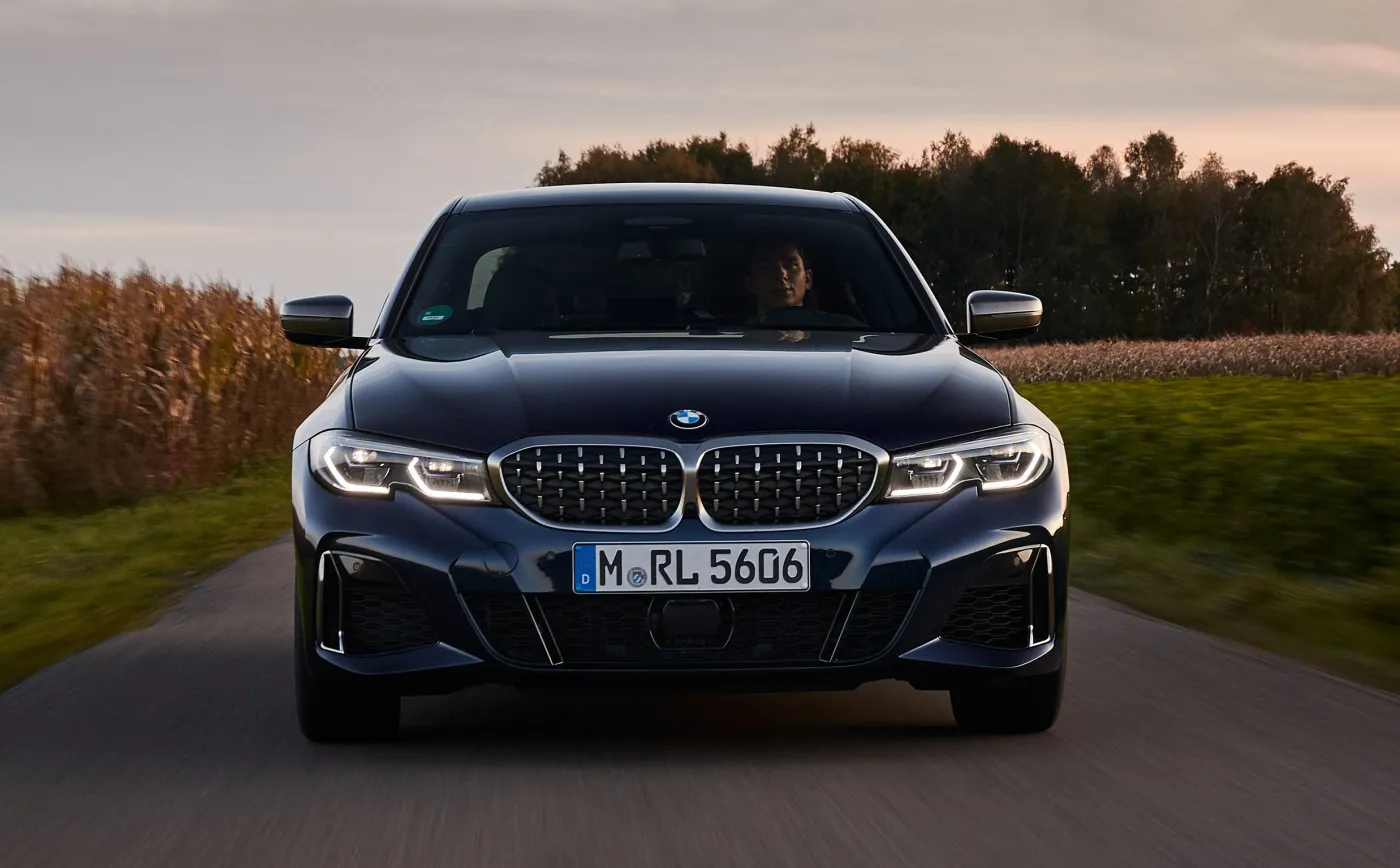 bmw-serii-3-37377676.jpg