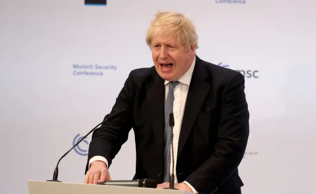 Johnson w Monachium: Atak na Ukrainę byłby zniszczeniem demokratycznego państwa