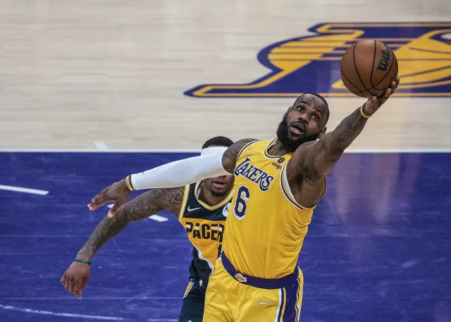 NBA. Suns znów zwycięscy. Powrót LeBrona Jamesa po kontuzji