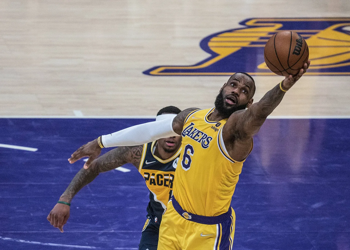 NBA. Suns znów zwycięscy. Powrót LeBrona Jamesa po kontuzji