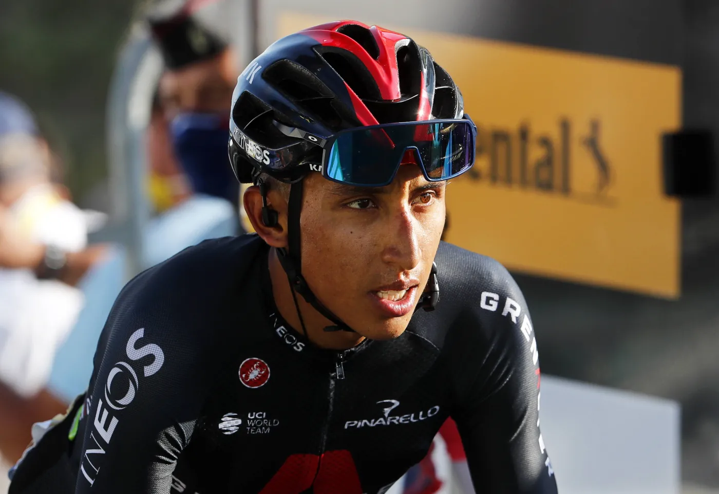 Egan Bernal już trenuje. "Zgadnij, kto wrócił na rower"