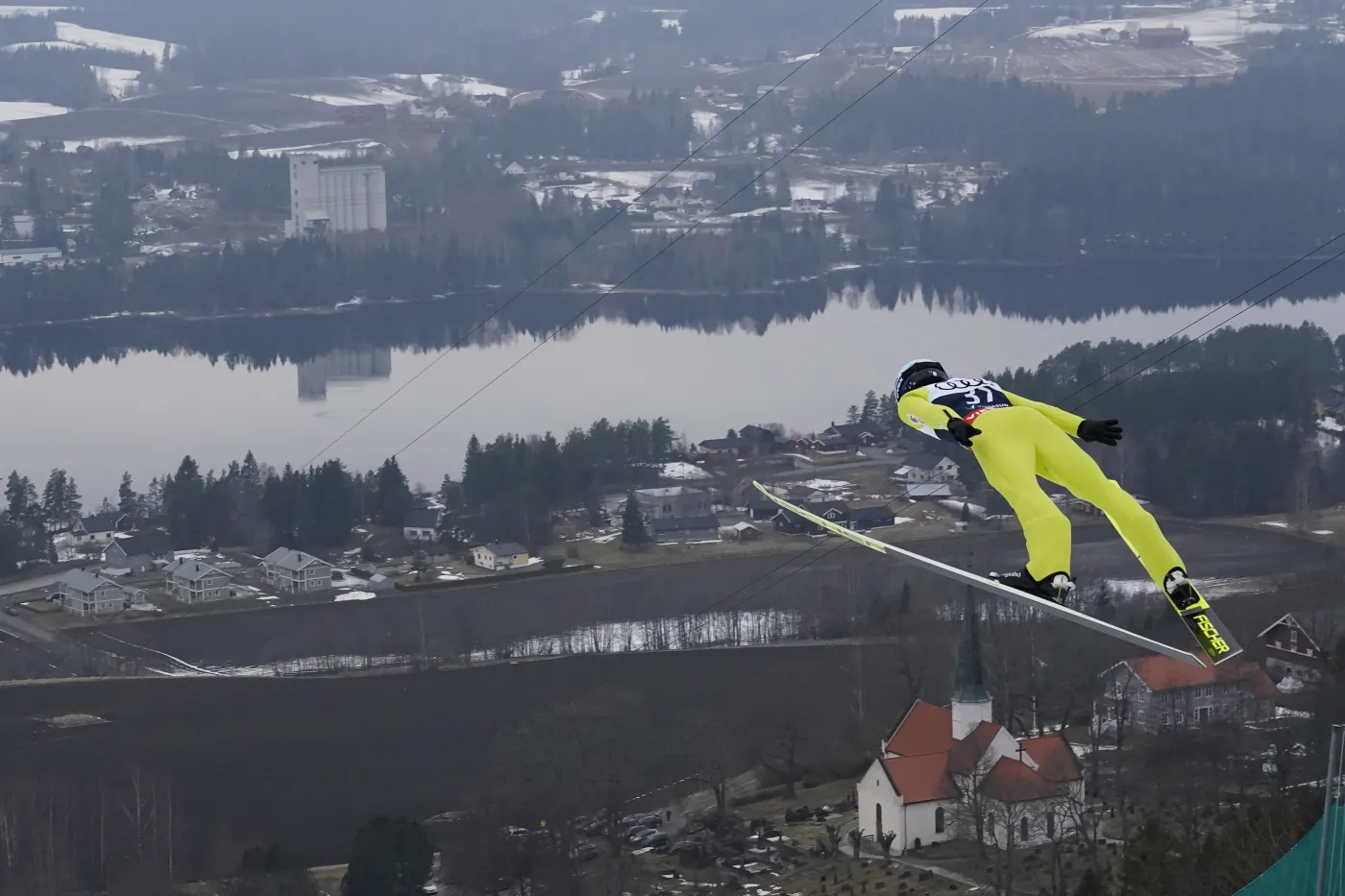 MŚ w lotach. Polacy na piątym miejscu w drużynowym konkursie