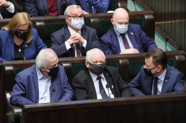 Wojna na Ukrainie. Czy polscy politycy zdali egzamin? SONDAŻ DGP i RMF FM