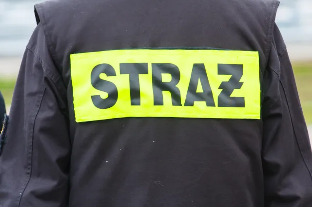 Ogromny pożar sklepu z elektroniką. Nad Nowym Sączem unoszą się kłęby czarnego dymu [WIDEO]