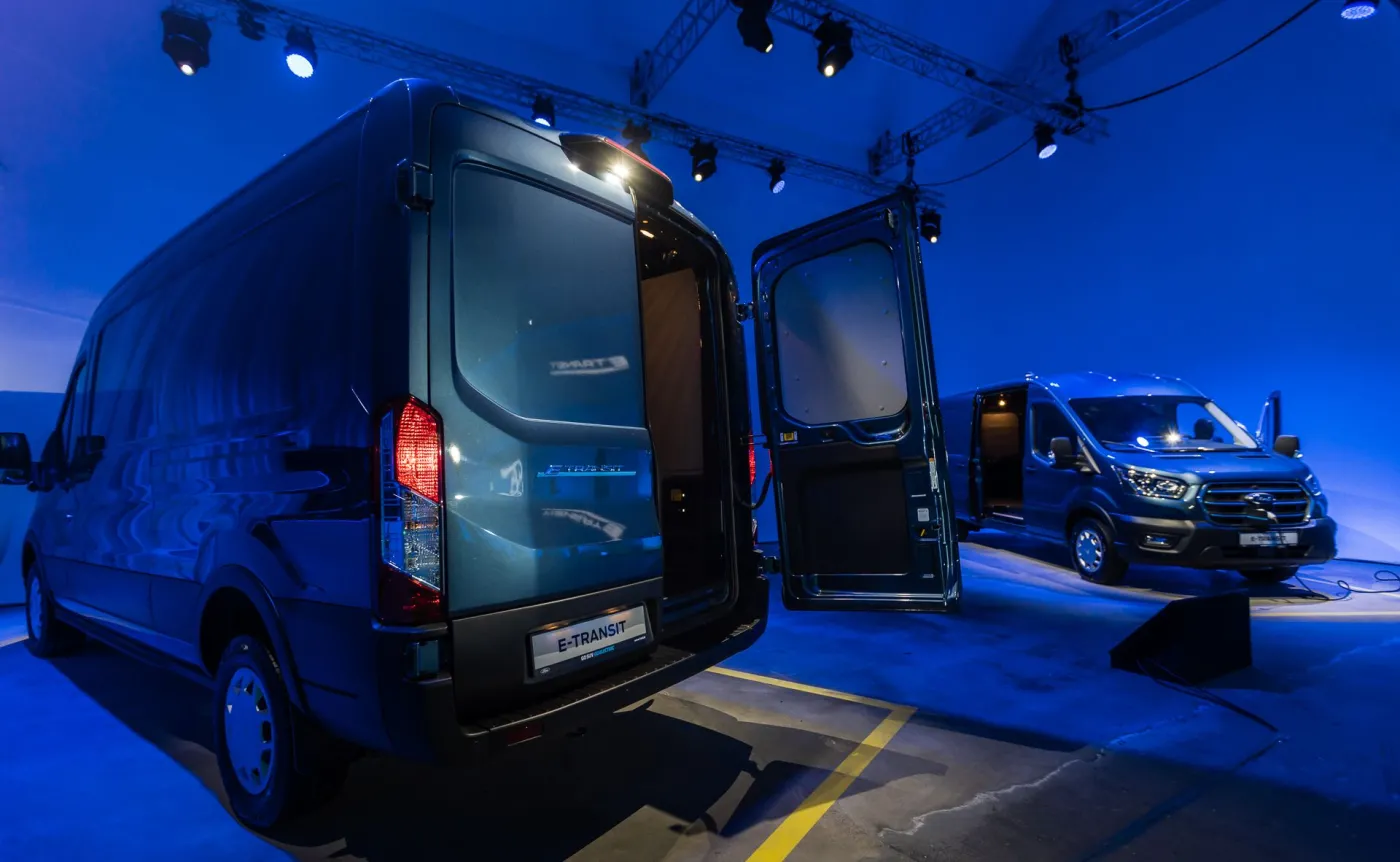 ford-etransit-37411104.jpg