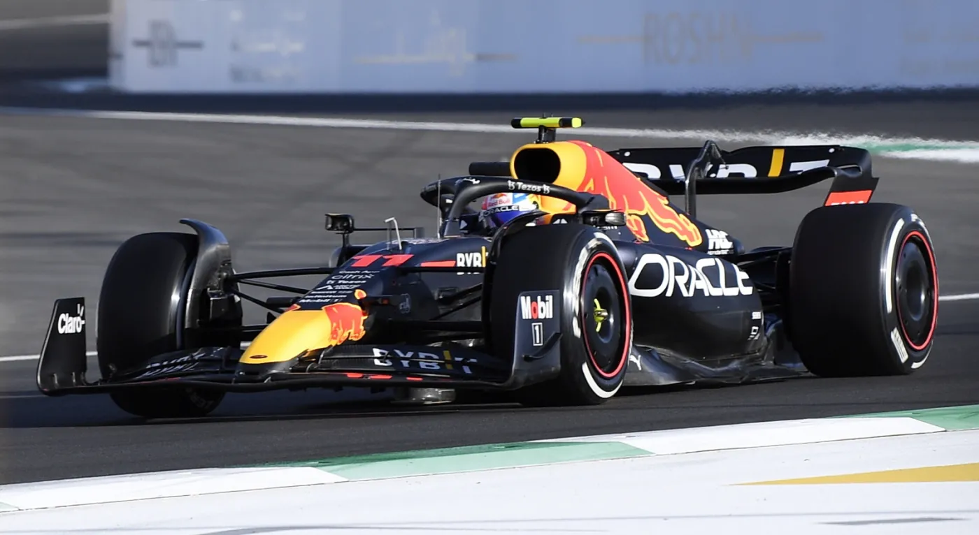 Sergio Perez ruszy z pole position do GP Arabii Saudyjskiej