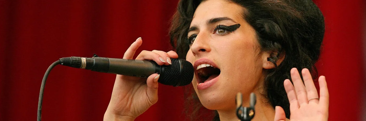 Słynny koncert Amy Winehouse wznowiony. "Live at Glastonbury 2007" na podwójnym winylu
