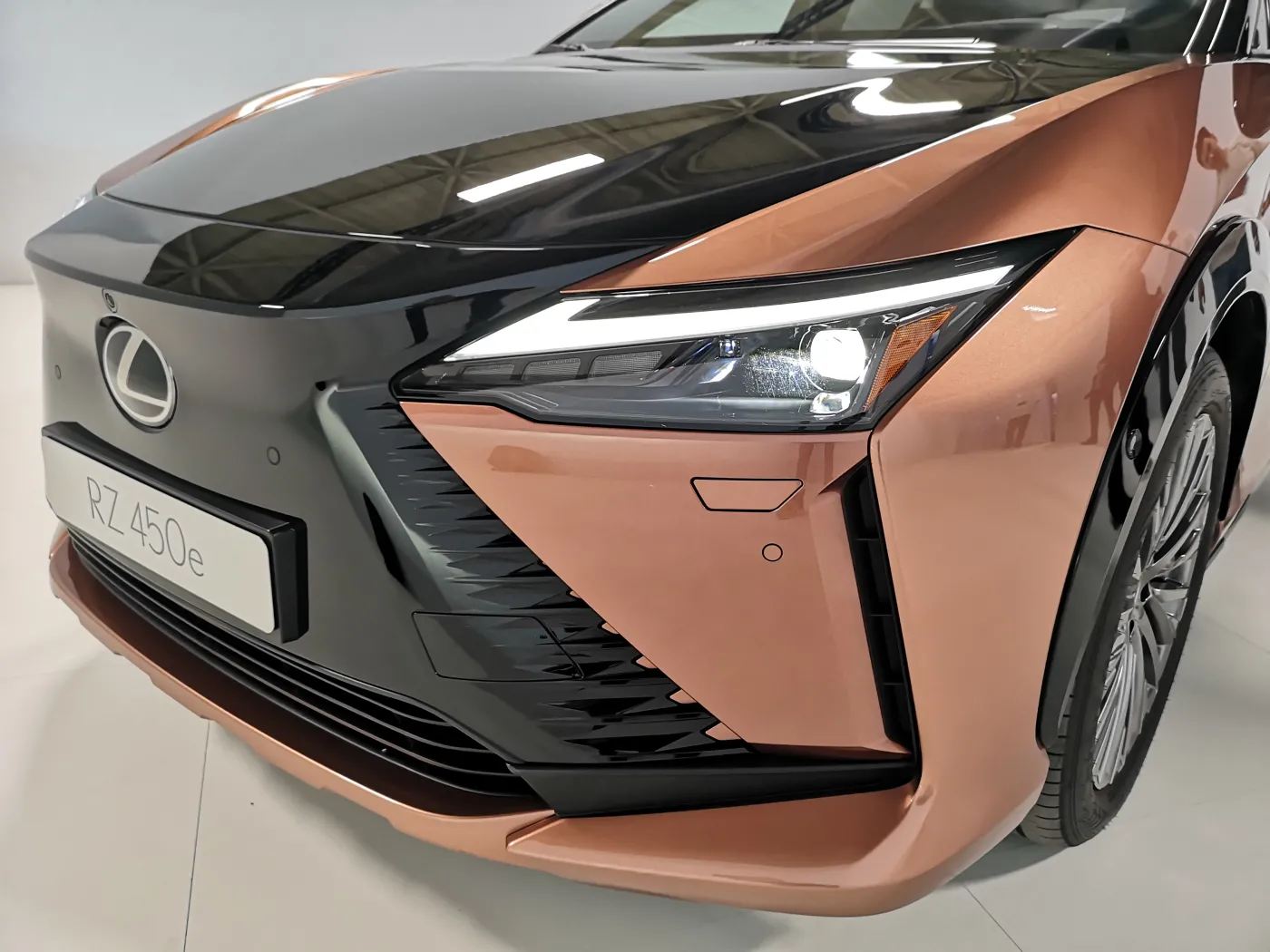lexus-rz-450e-37434566.jpg